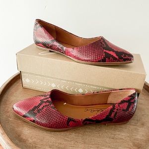 NWT Red Snakeskin Shoes 10